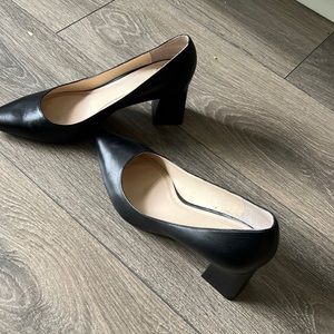 Leather black pumps